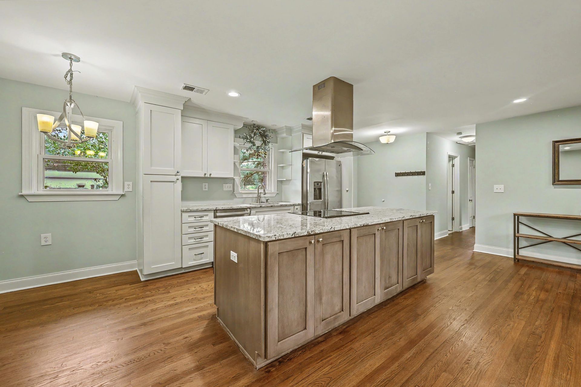 1510 Manor Boulevard Photo 17