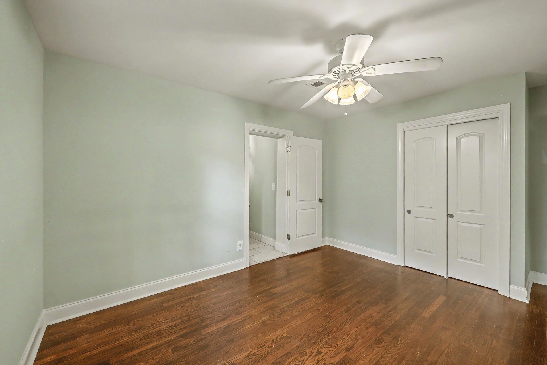 1510 Manor Boulevard Photo 22