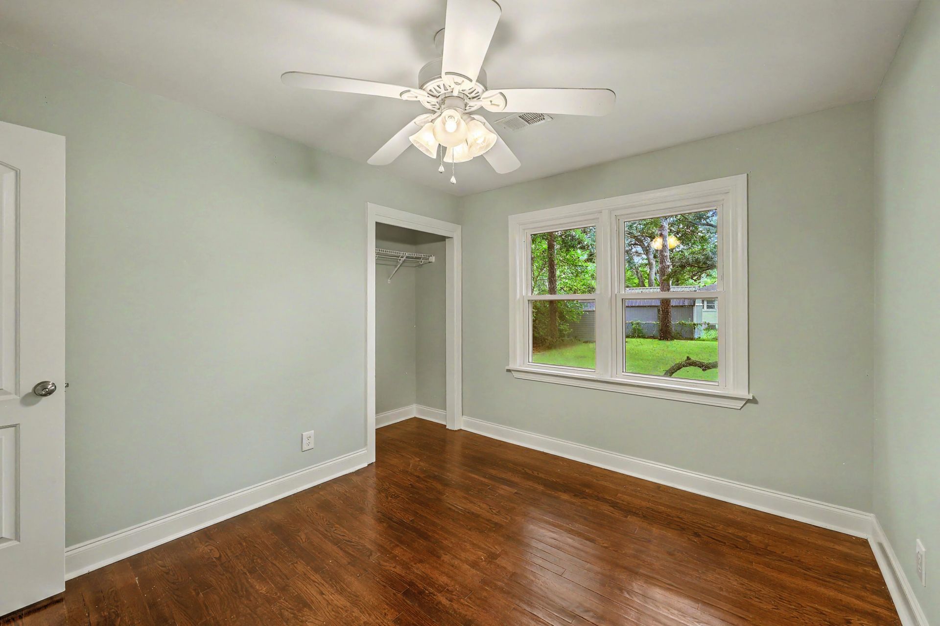 1510 Manor Boulevard Photo 24