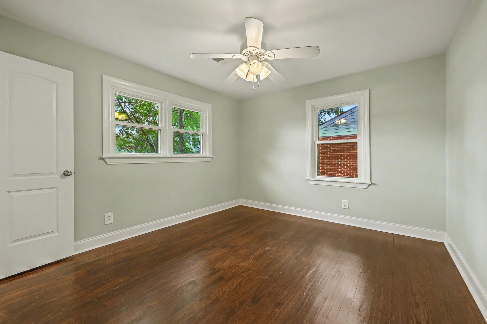 1510 Manor Boulevard Photo 26