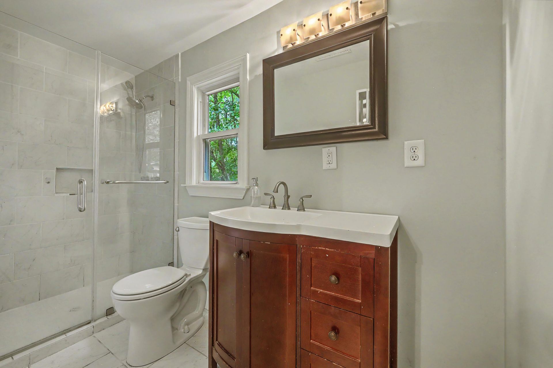1510 Manor Boulevard Photo 37