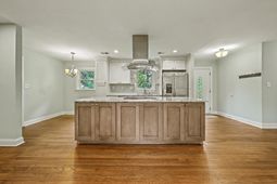 1510 Manor Boulevard photo 4
