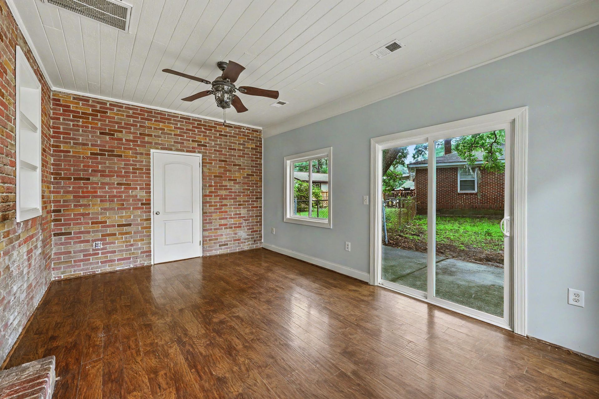 1510 Manor Boulevard Photo 40