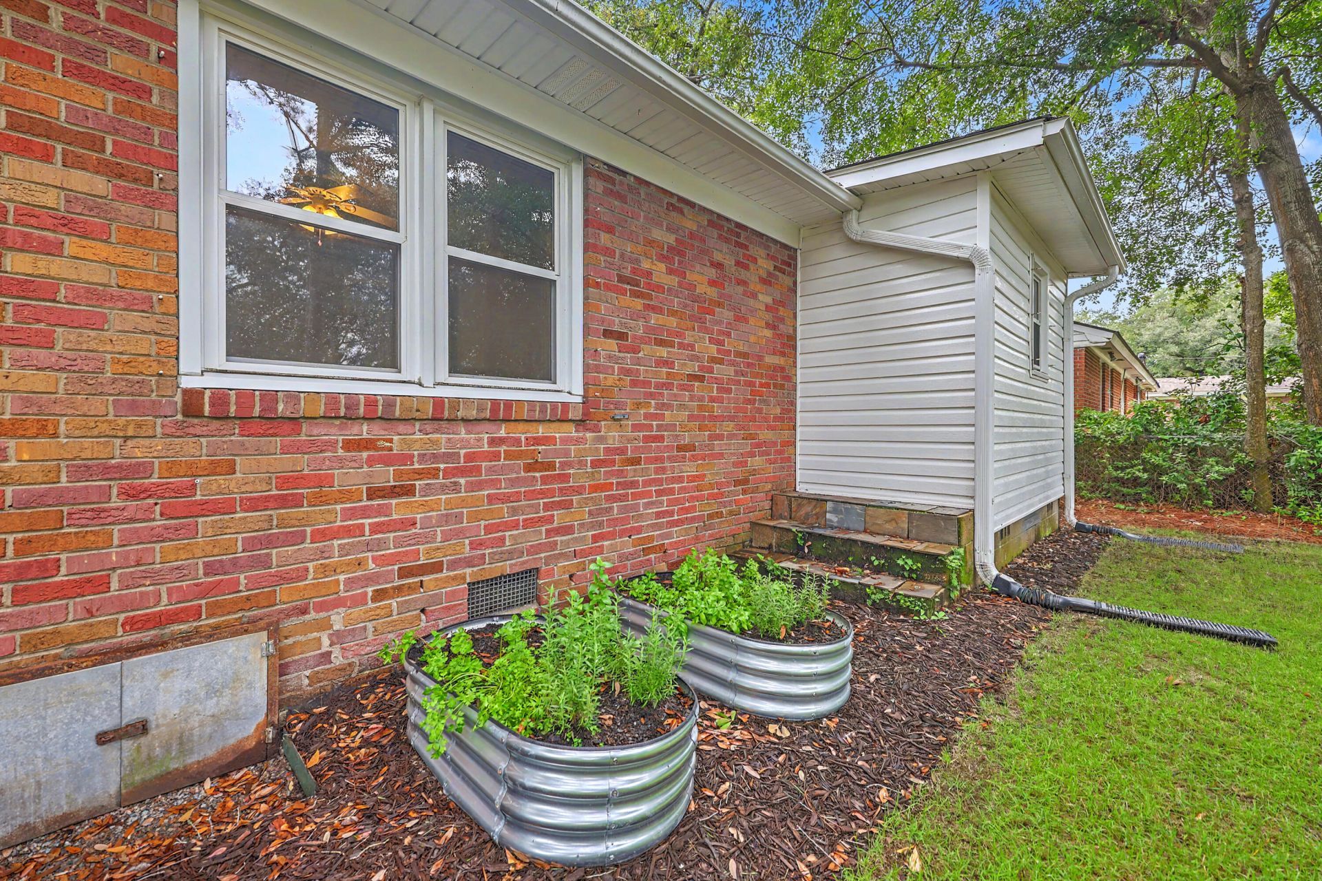 1510 Manor Boulevard Photo 46