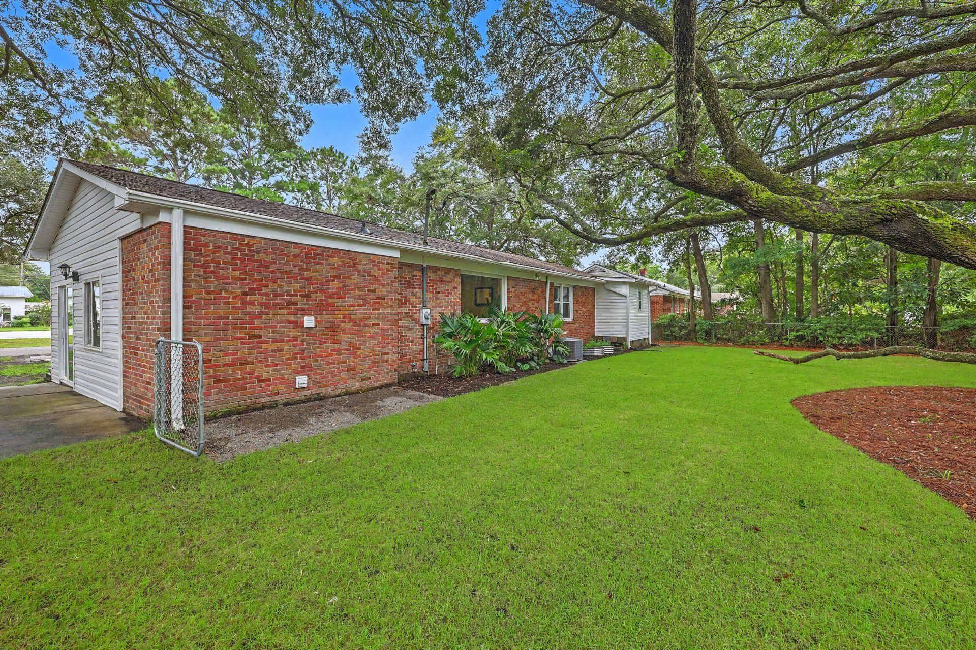 1510 Manor Boulevard Photo 47