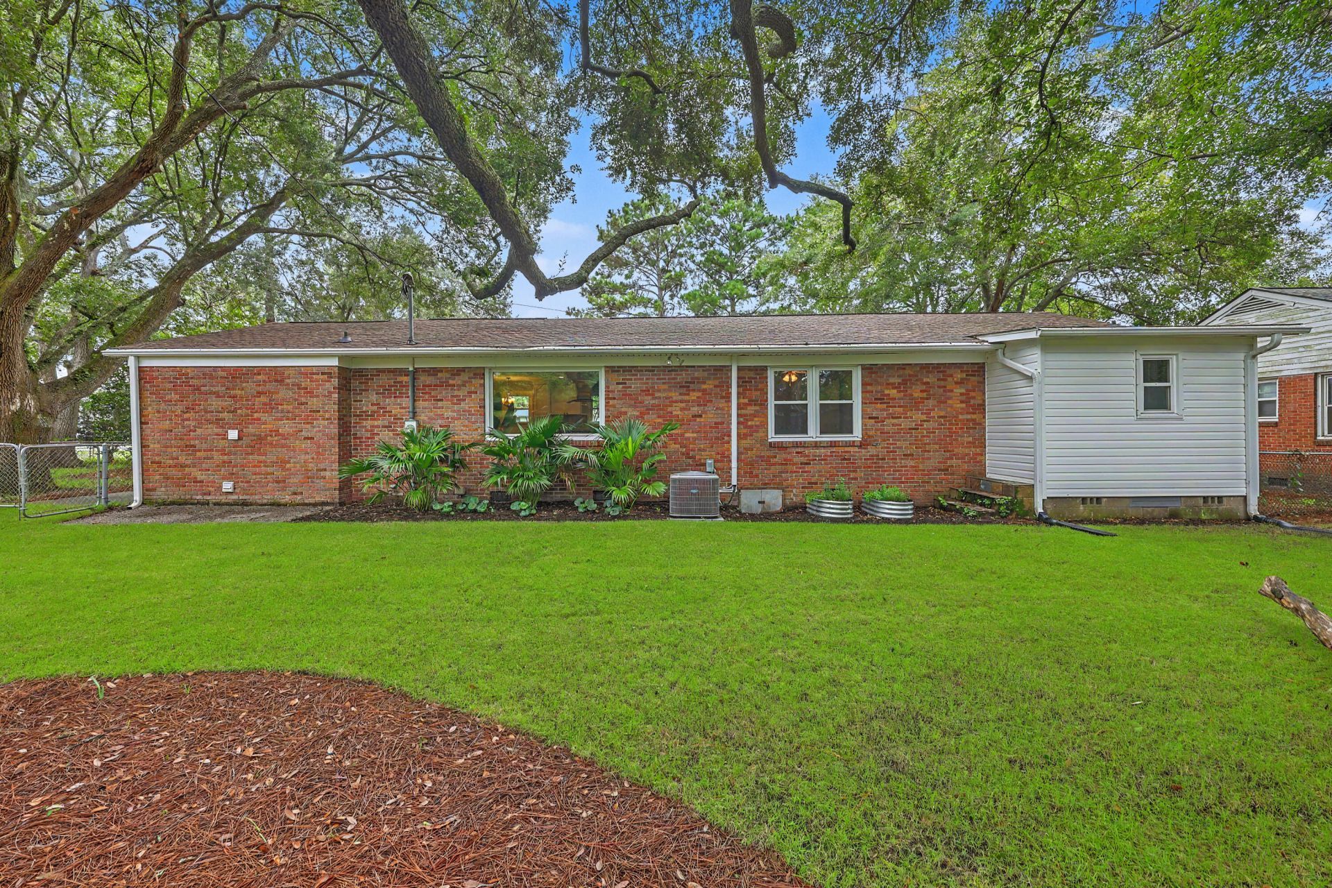 1510 Manor Boulevard Photo 48