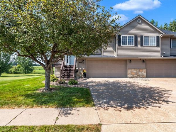 1604 E Lomar Street, Eldridge, IA 52748