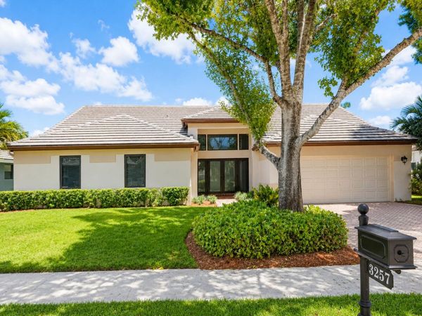 3257 BEECHBERRY Circle, Davie, FL 33328