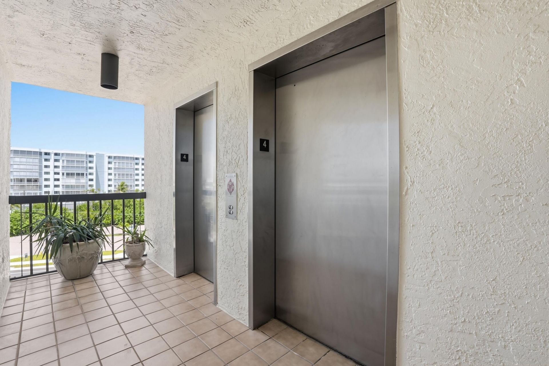 8402 Estero Boulevard, Unit Apt 405, Fort Myers Beach, FL 33931 Photo