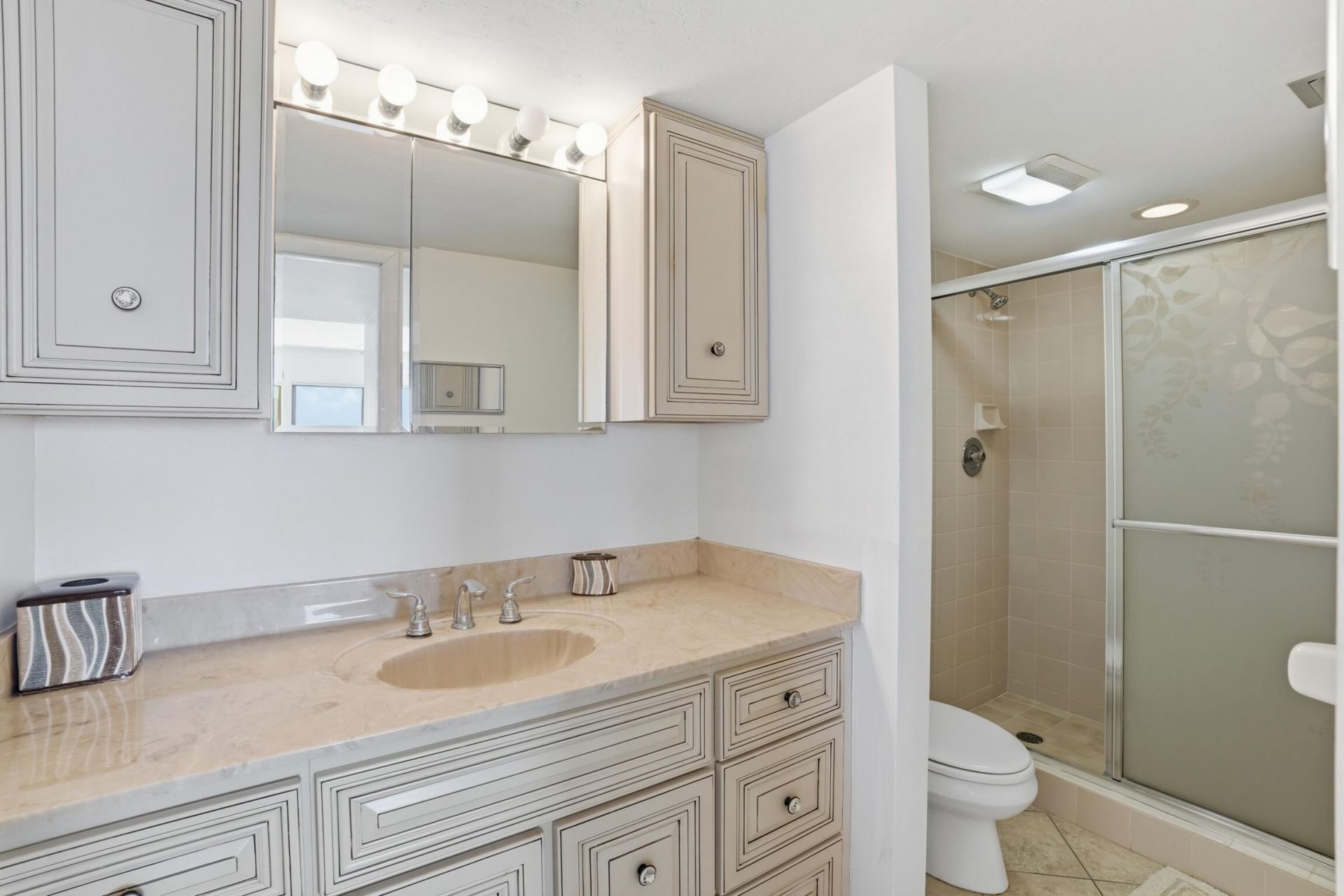 8402 Estero Boulevard, Unit Apt 405, Fort Myers Beach, FL 33931 Photo