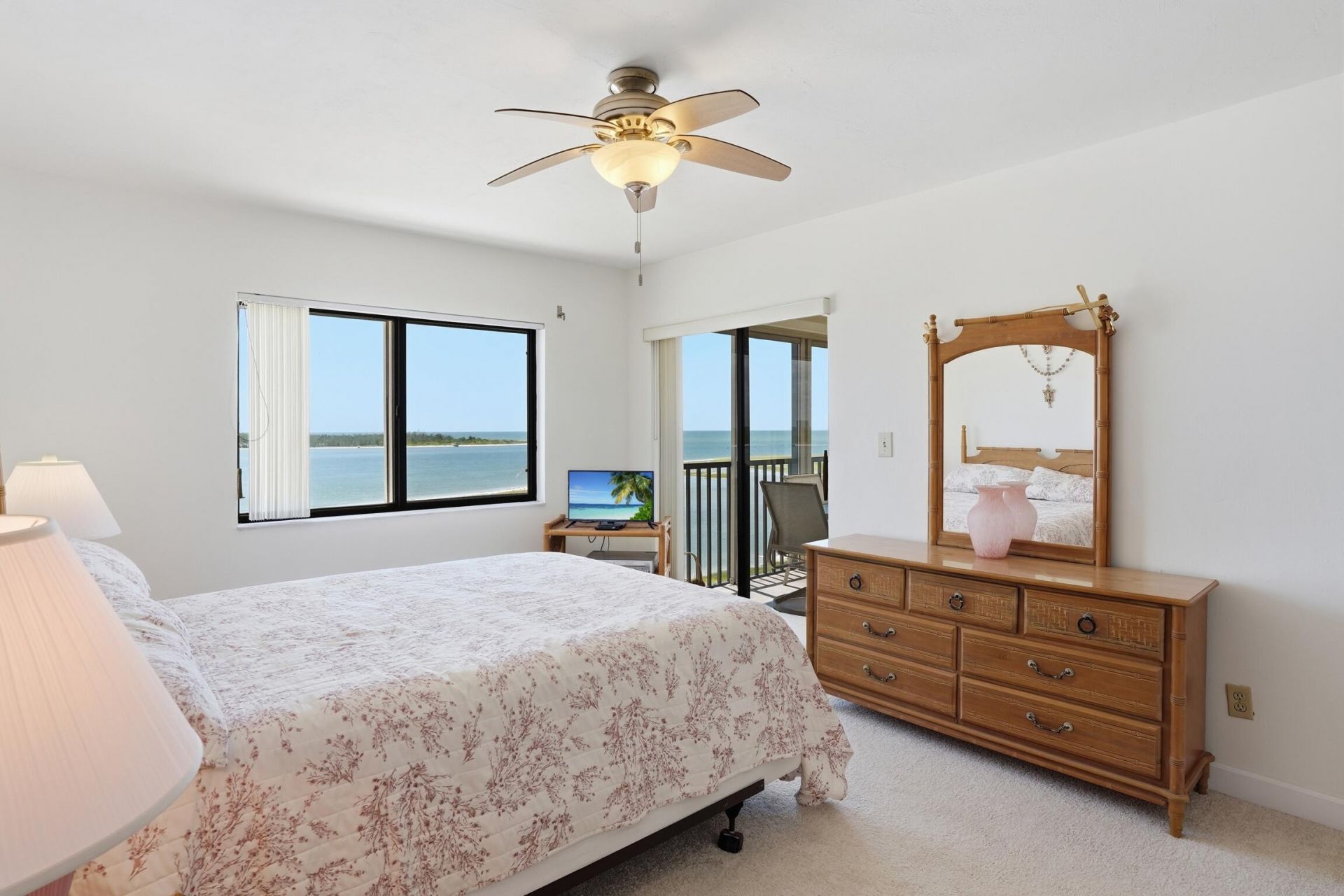 8402 Estero Boulevard, Unit Apt 405, Fort Myers Beach, FL 33931 Photo