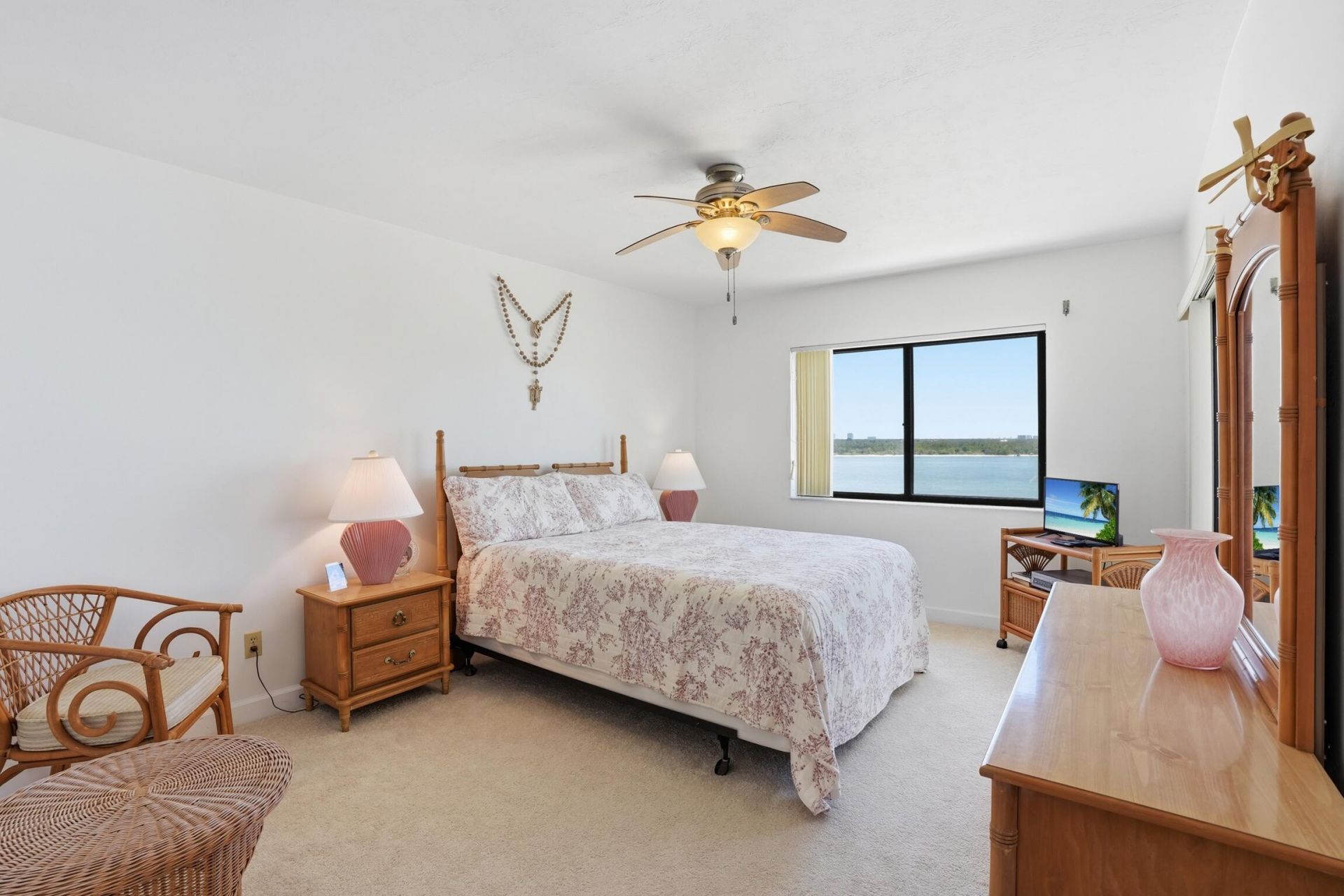 8402 Estero Boulevard, Unit Apt 405, Fort Myers Beach, FL 33931 Photo