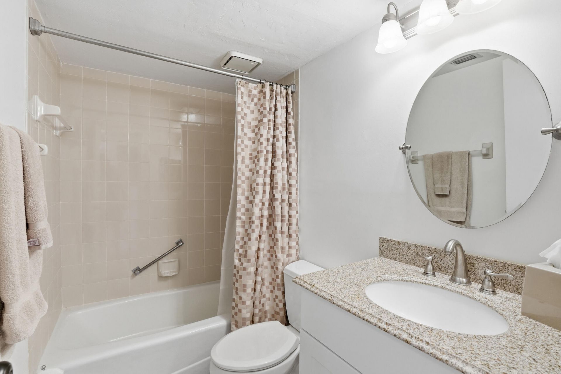 8402 Estero Boulevard, Unit Apt 405, Fort Myers Beach, FL 33931 Photo