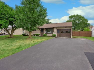 114 Pleasantview Drive , Liverpool, NY 13088