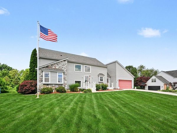 4234 Lori Lynn Lane, Whitmore Lake, MI 48189