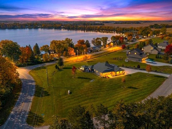 19135 Lake Volney Circle, Le Center, MN 56057