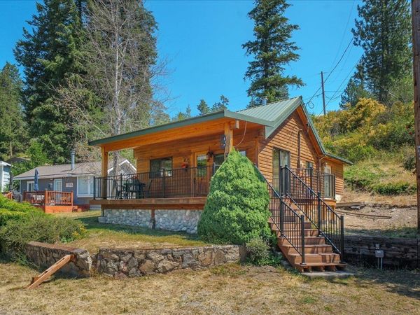 12512 N East Newman Lake Dr, Newman Lake, WA 99025