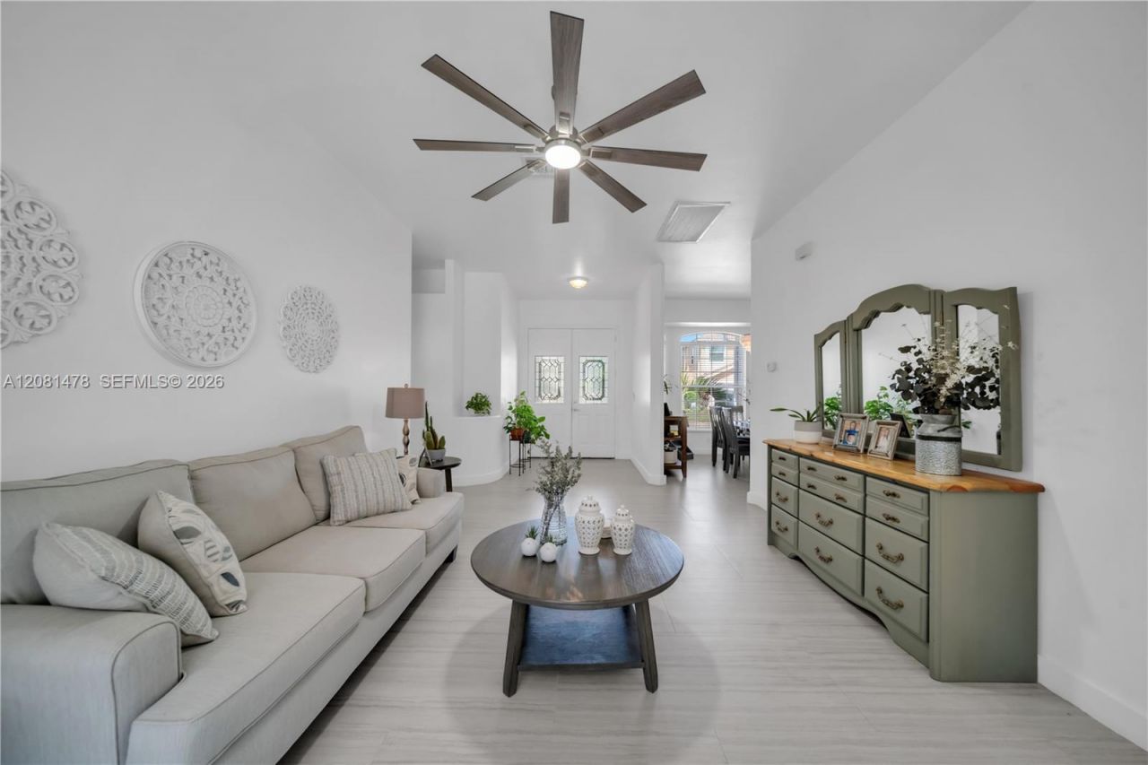 11142 Lakeland Cir, Fort Myers, FL 33913 Photo