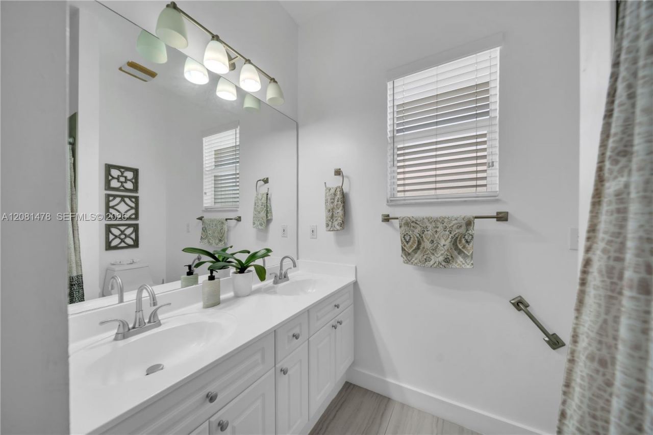 11142 Lakeland Cir, Fort Myers, FL 33913 Photo