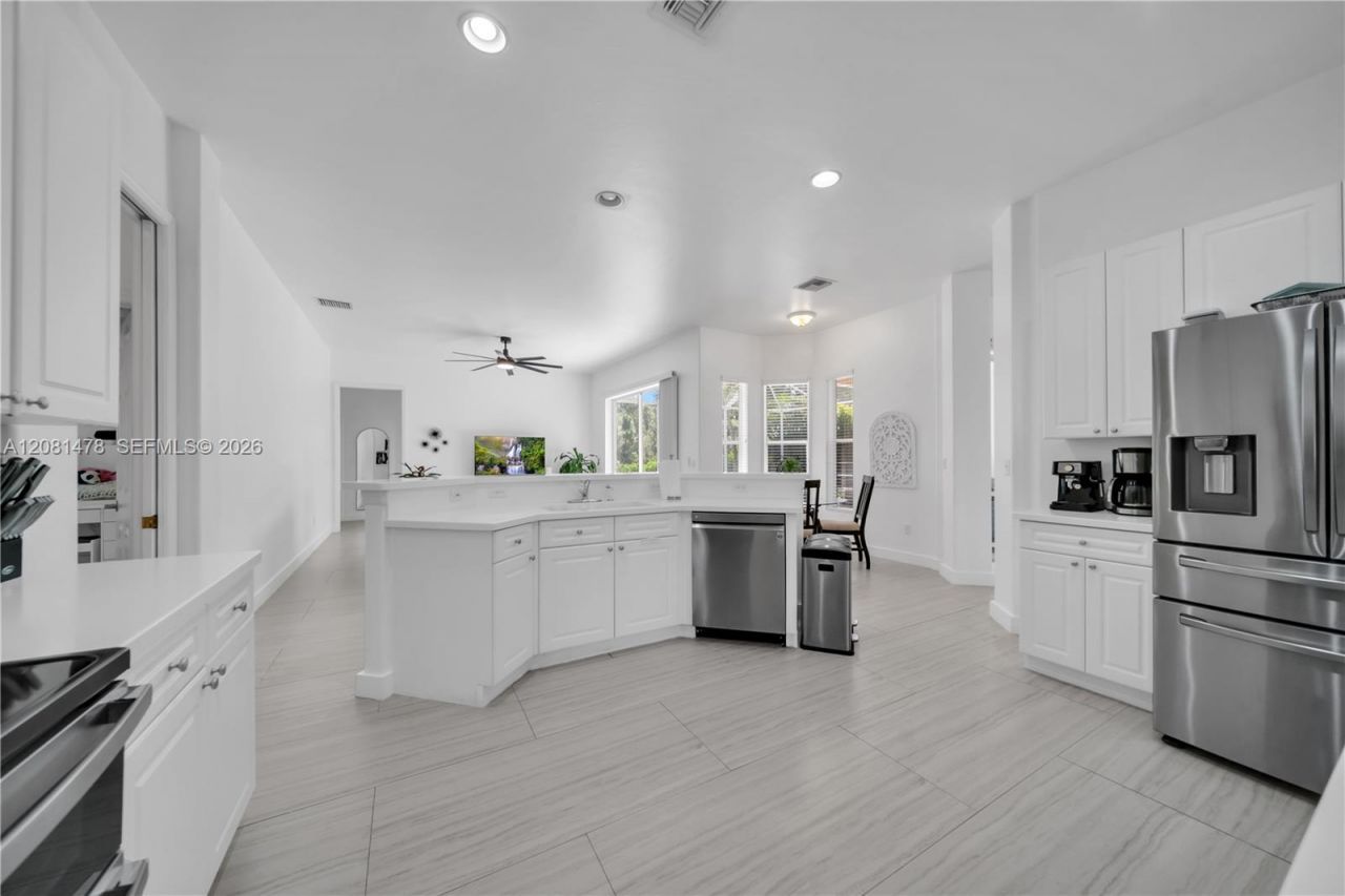 11142 Lakeland Cir, Fort Myers, FL 33913 Photo