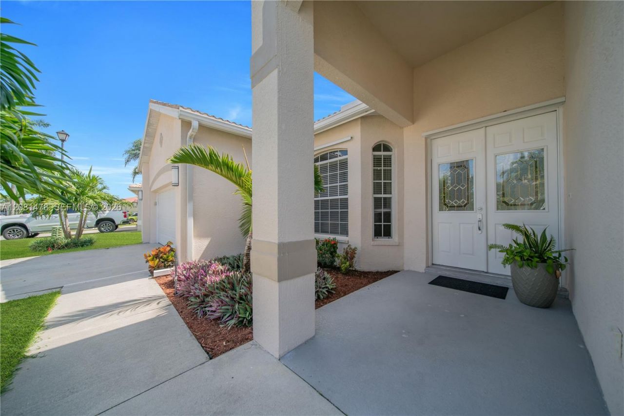 11142 Lakeland Cir, Fort Myers, FL 33913 Photo