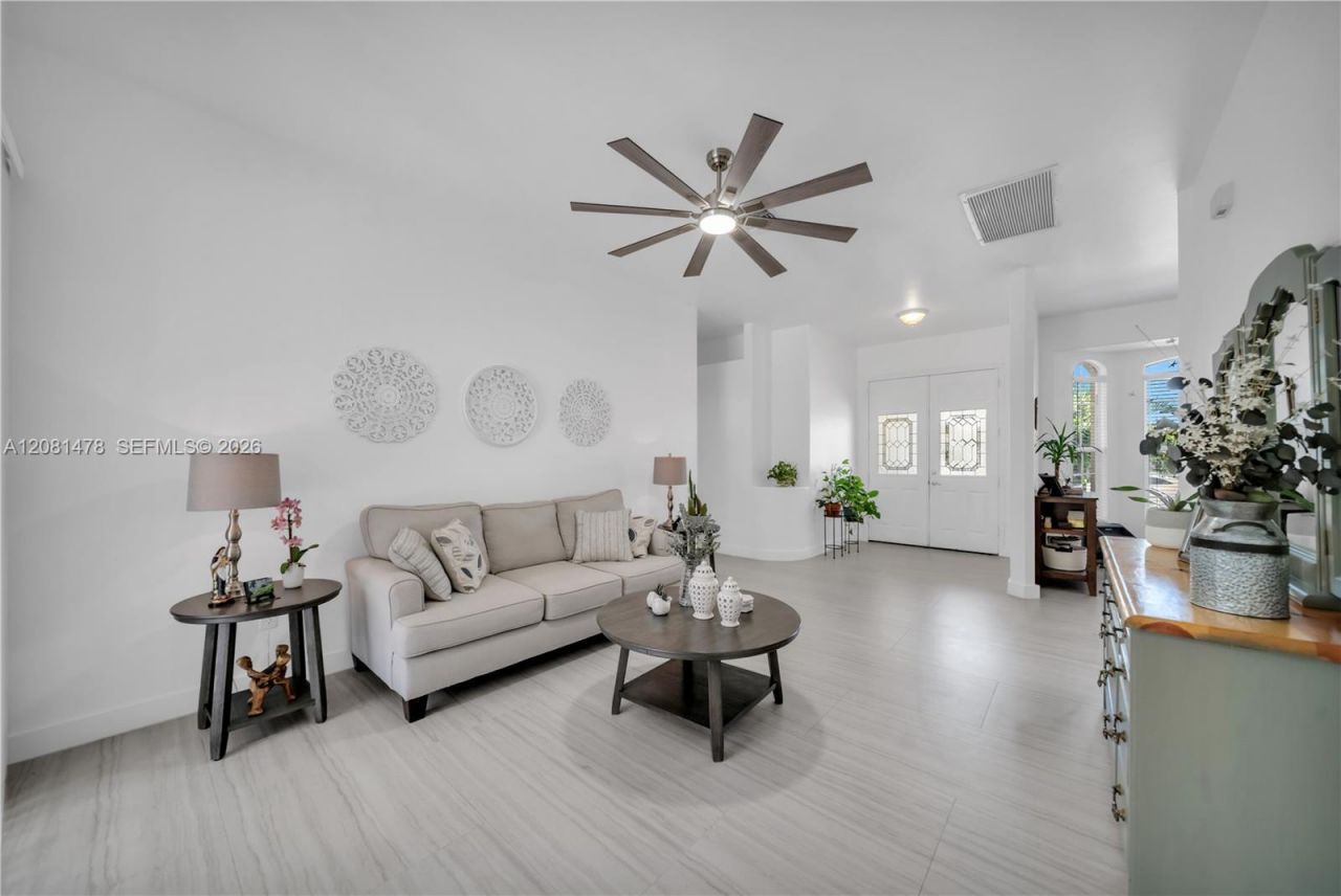 11142 Lakeland Cir, Fort Myers, FL 33913 Photo