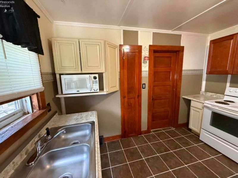 1201 C Street, Sandusky, OH 44870 Photo 9