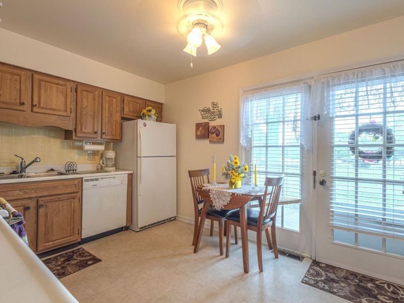 1305 McKinley Street, Unit B2, Sandusky, OH 44870 Photo 3