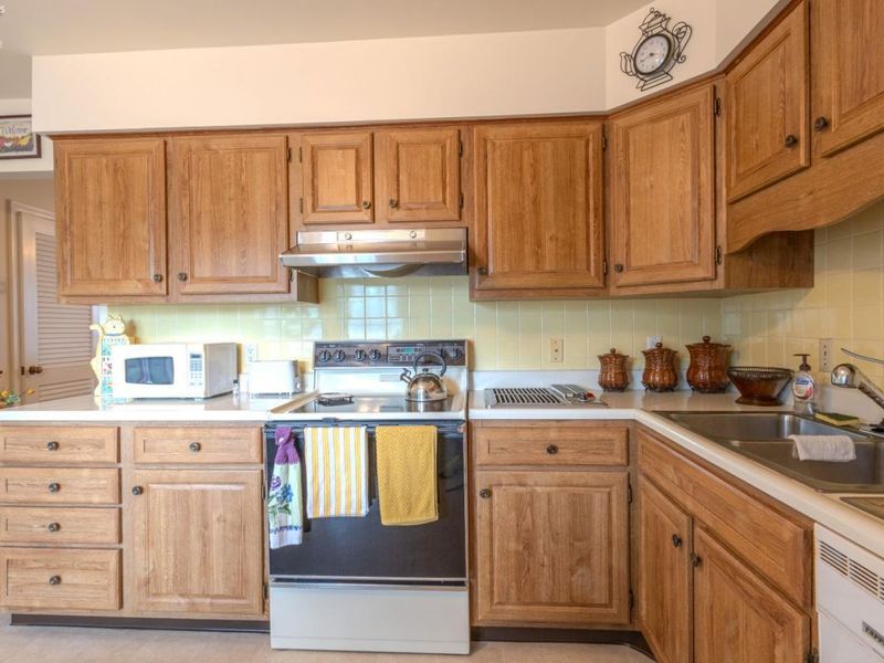 1305 McKinley Street, Unit B2, Sandusky, OH 44870 Photo 5