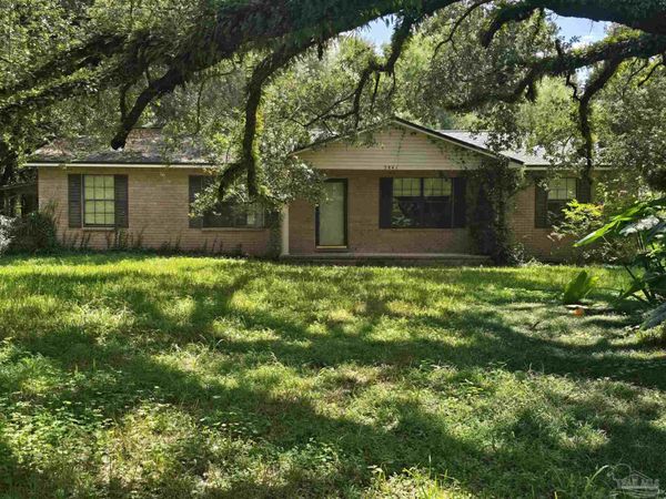 2841 Mandeville Ln, Pensacola, FL 32526