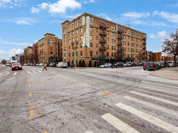 14809 Northern Boulevard , Unit 5M, Flushing, NY 11354