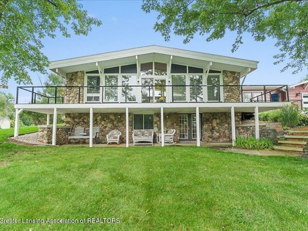 6729 Highland Drive, Laingsburg, MI 48848