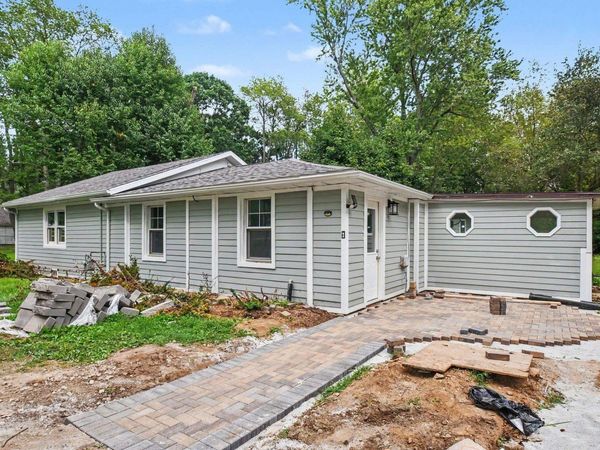 52776 Shellbark Avenue, South Bend, IN 46628