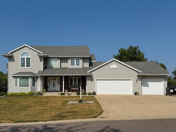 765 Sterling Avenue, Worthington, MN 56187