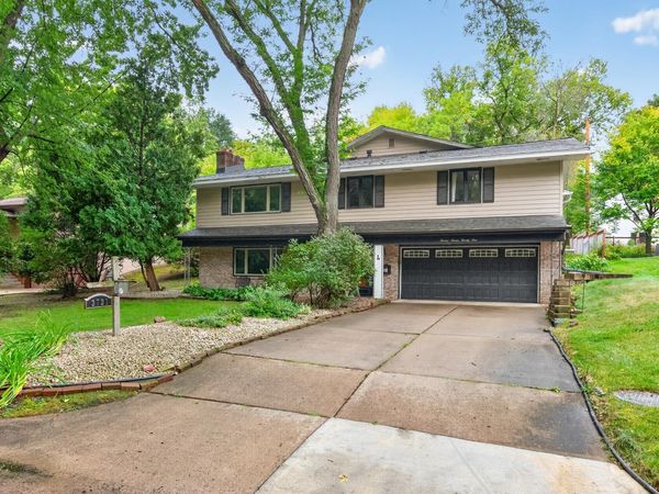 2721 June Avenue N, Golden Valley, MN 55422
