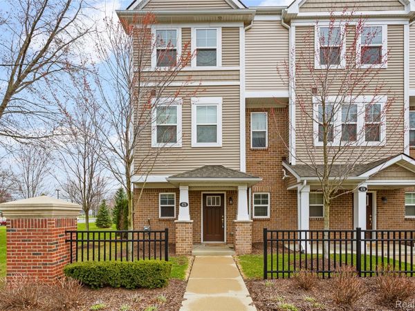 478 N Wixom Road , Wixom, Mi 48393