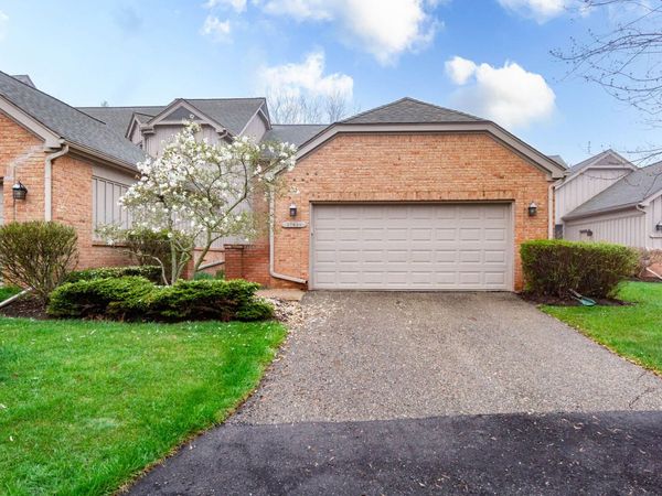 37834 Siena Drive, Farmington Hills, MI 48331