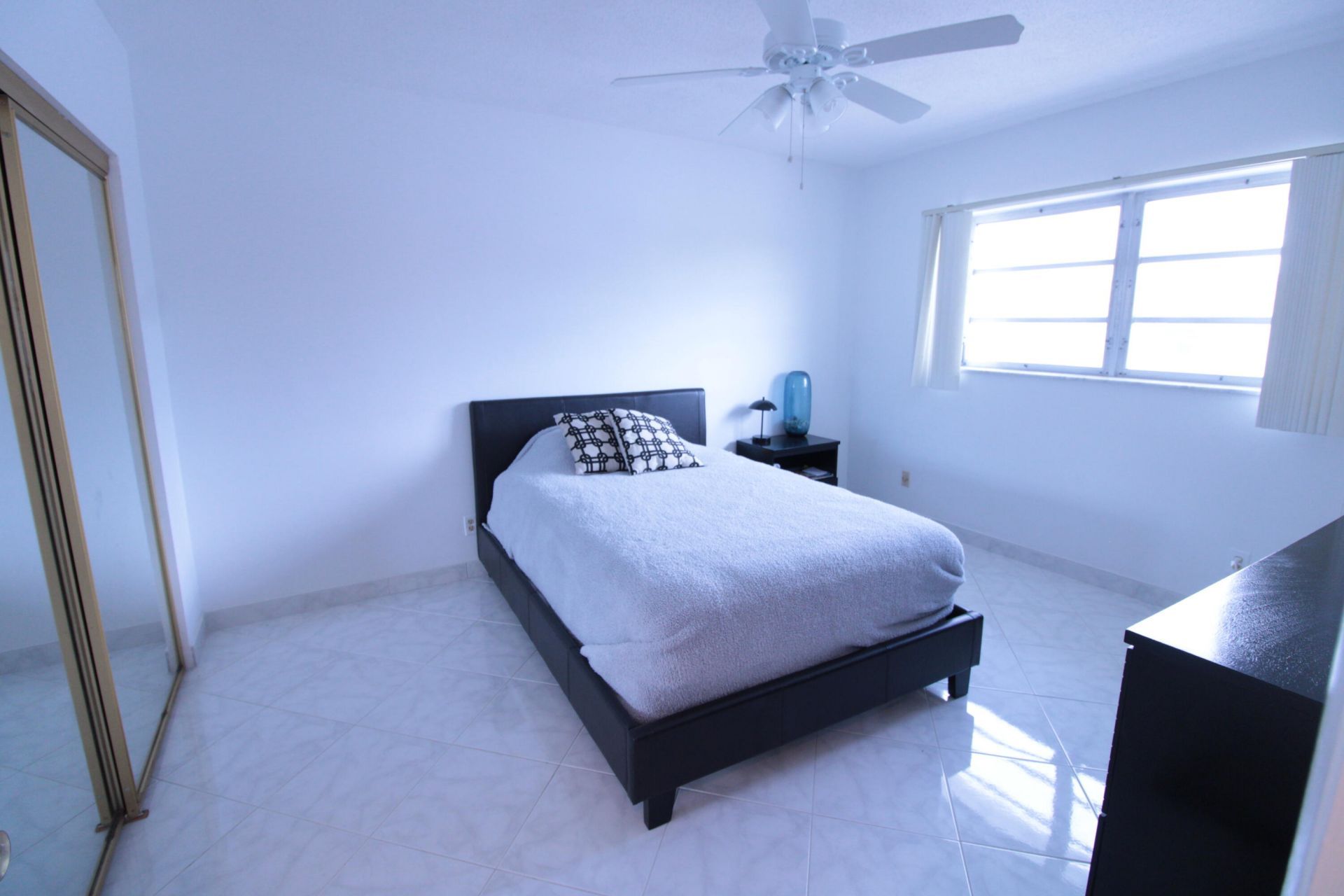 721 Atlantic Shores Boulevard, Unit 309, Hallandale Beach, FL 33009 Photo