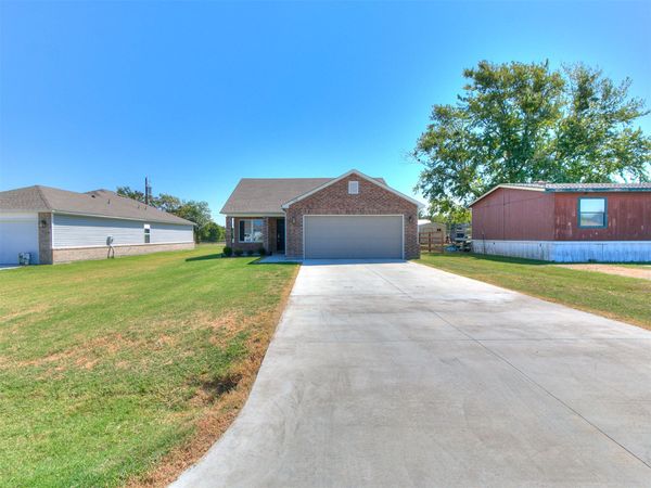 708 N Redbud Avenue , Beggs, OK 74421