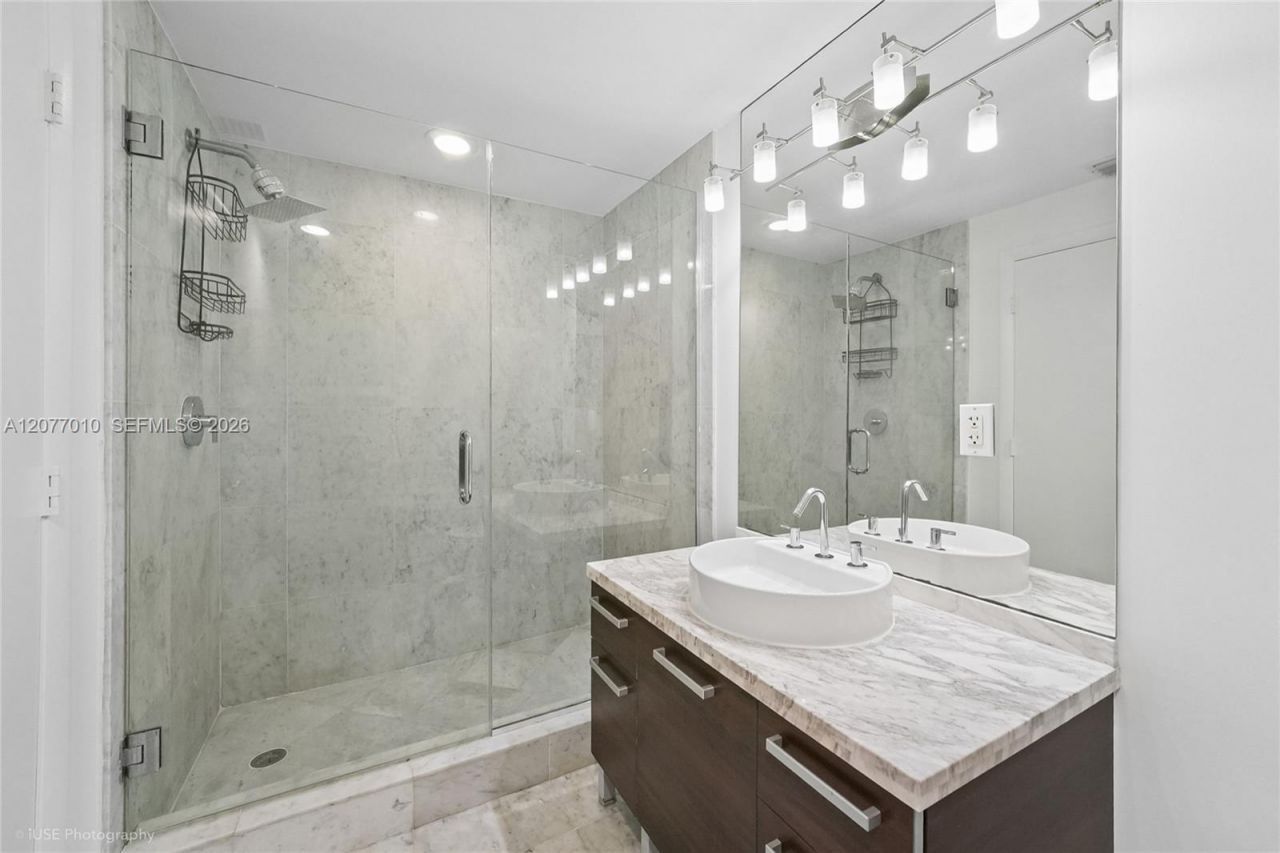 253 NE 2nd St , Unit 2104, Miami, FL 33132 Photo