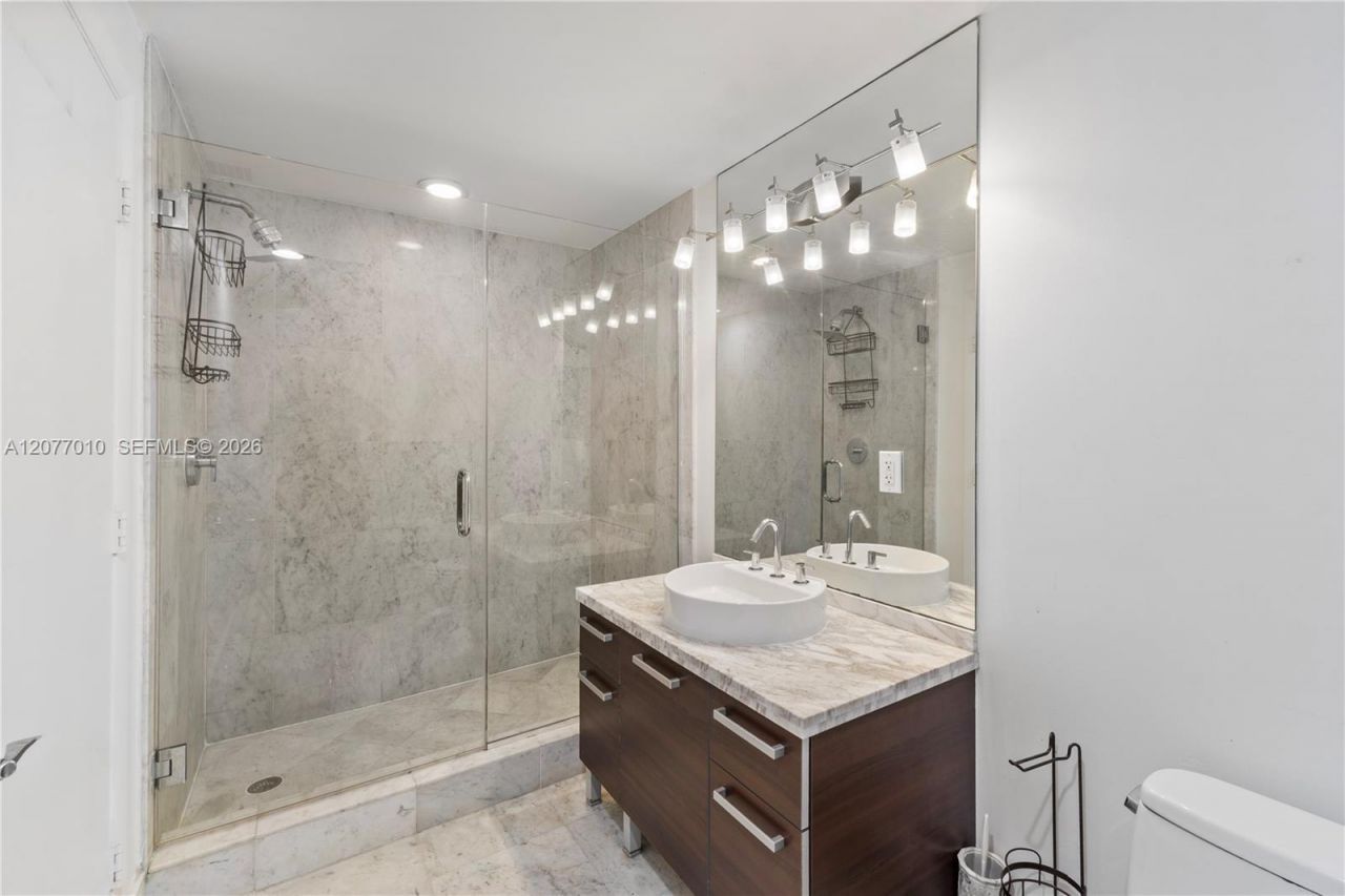 253 NE 2nd St , Unit 2104, Miami, FL 33132 Photo