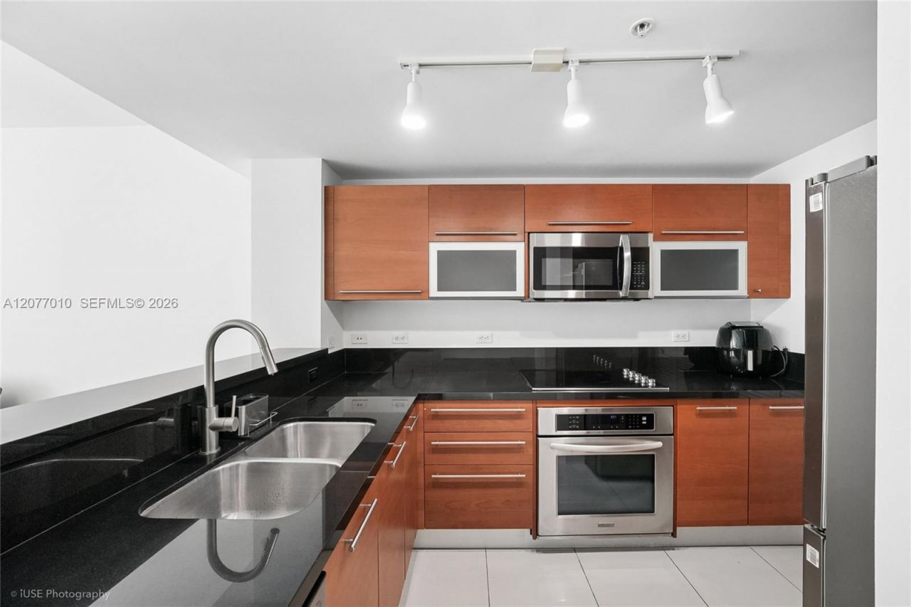 253 NE 2nd St , Unit 2104, Miami, FL 33132 Photo
