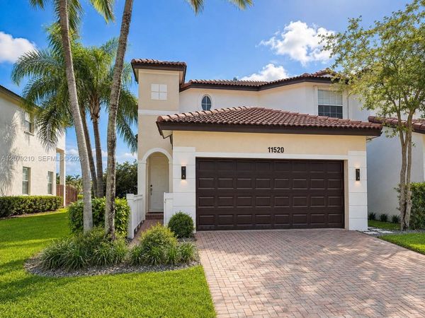 11520 NW 79th Ln , Doral, FL 33178