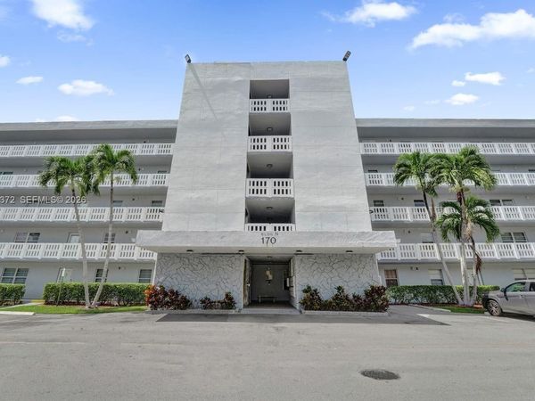170 SE 5th Ave, Unit 405, Dania Beach, FL 33004