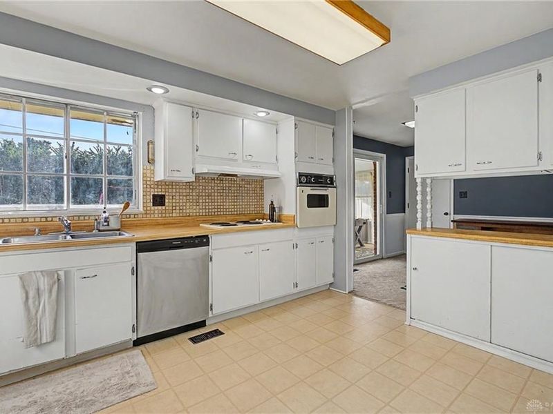 1154 Rona Parkway Drive, Fairborn, OH 45324 Photo 25