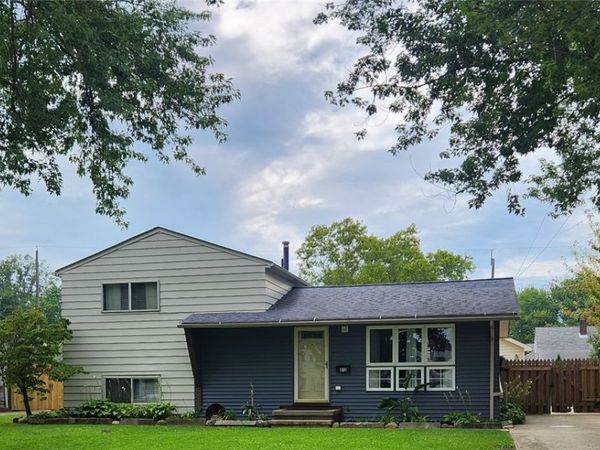 812 West Drive, Sheffield Lake, OH 44054