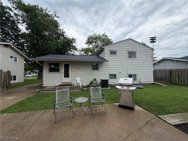 812 West Drive, Sheffield Lake, OH 44054 Photo 21