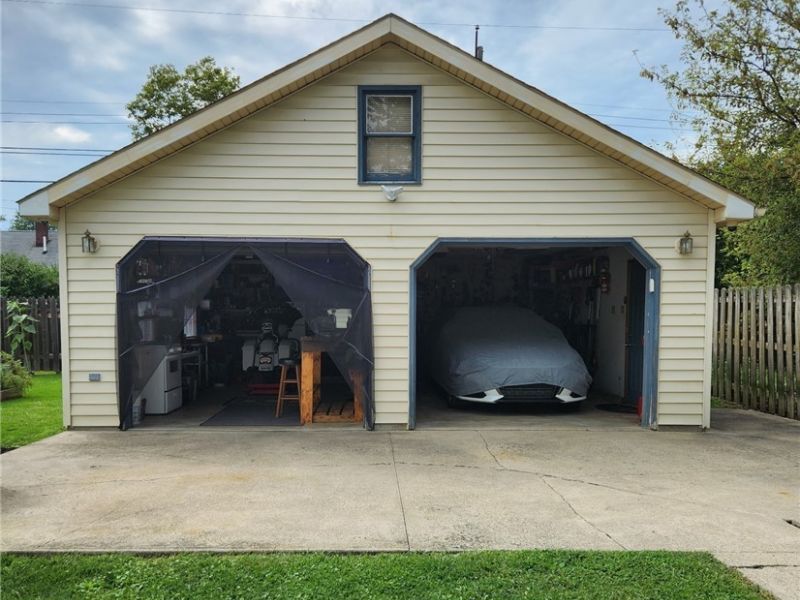 812 West Drive, Sheffield Lake, OH 44054 Photo 23