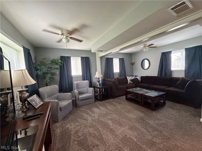 812 West Drive, Sheffield, OH 44054 Photo 7