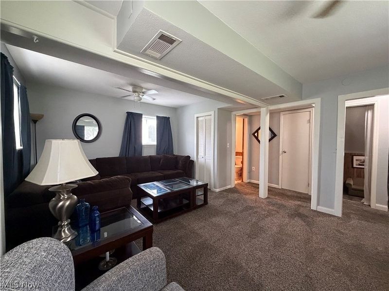 812 West Drive, Sheffield, OH 44054 Photo 8